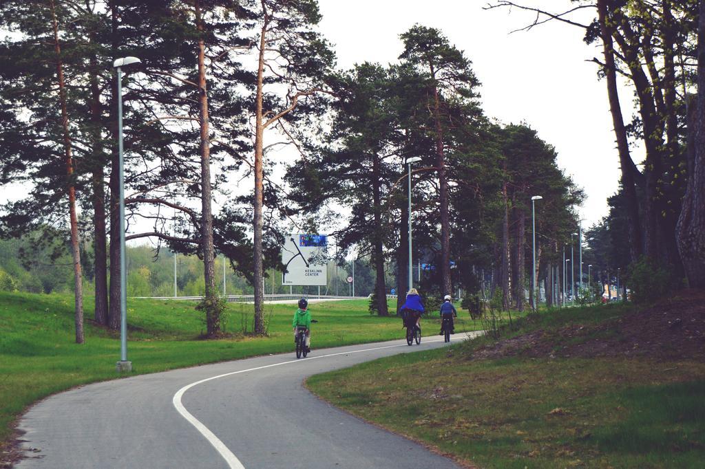 Saare Automatic Hostel Pärnu Exteriör bild
